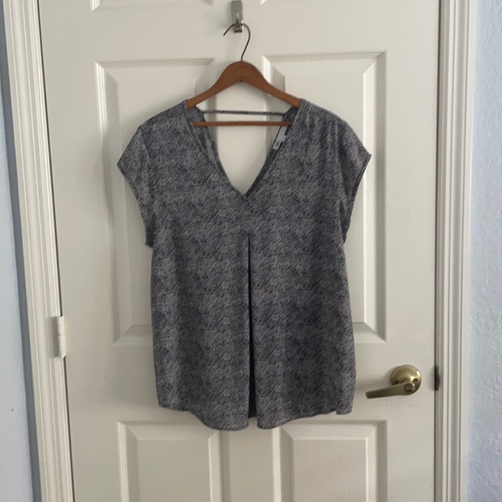 Black and White patterned DR2 blouse size L